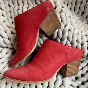 Dolce Vita Red Suede Mules with Chunky Heel and Point Toe, size 10